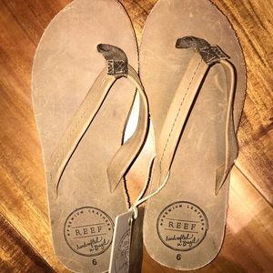 Reef Chill Leather Women’s Flip Flop Sandals